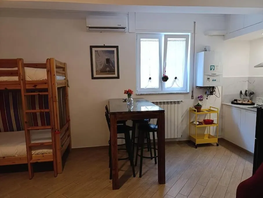 La Dolce Vita, Vomero Napoli 0*,  İtalya